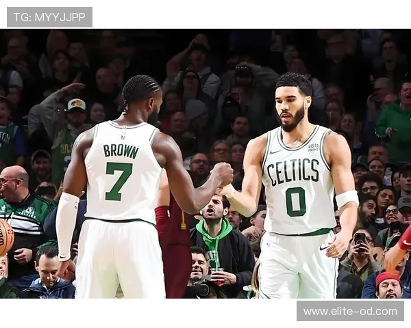 塔图姆提升无球切入效率 拉开与欧文关键得分差距