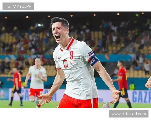 伊萨克 vs 奥斯梅恩：技术流与身体流的锋线对比